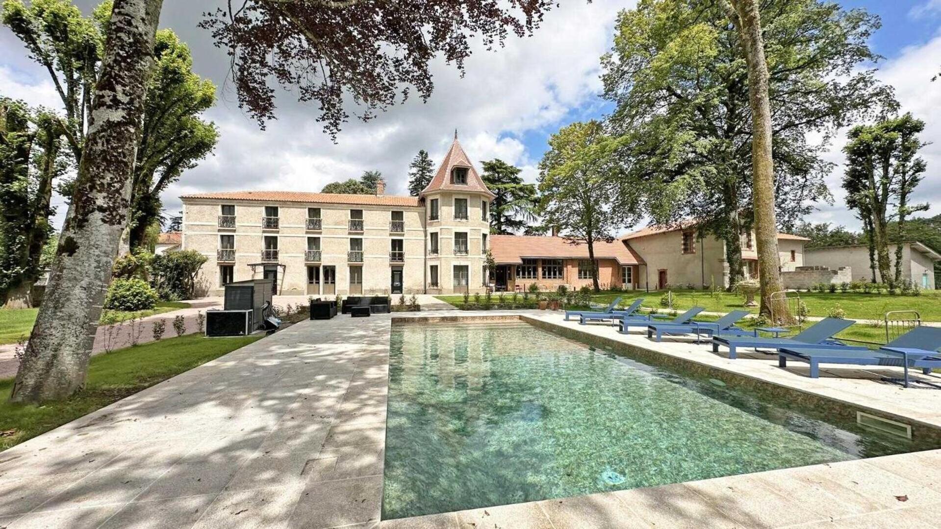 Bed and Breakfast Le Manoir Des Perrieres Rochechouart Exteriér fotografie